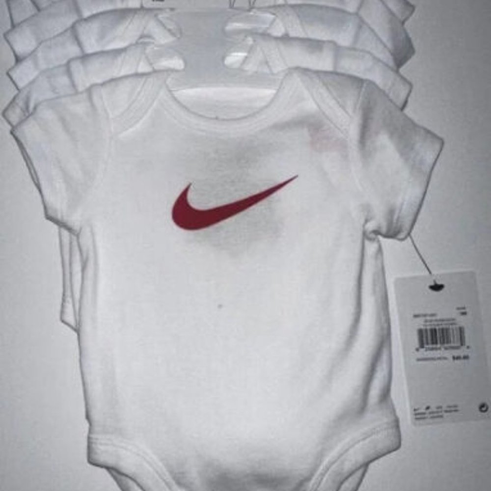 NIKE Baby Boy Bodysuits 5 Pack White 56K757-001  NEW with TAGS
